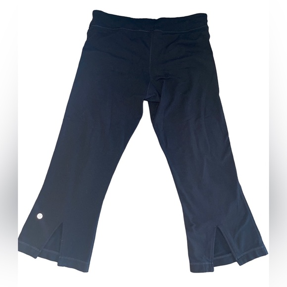 Lululemon Woman’s Cropped Leggings Size 8 - Picture 4 of 9